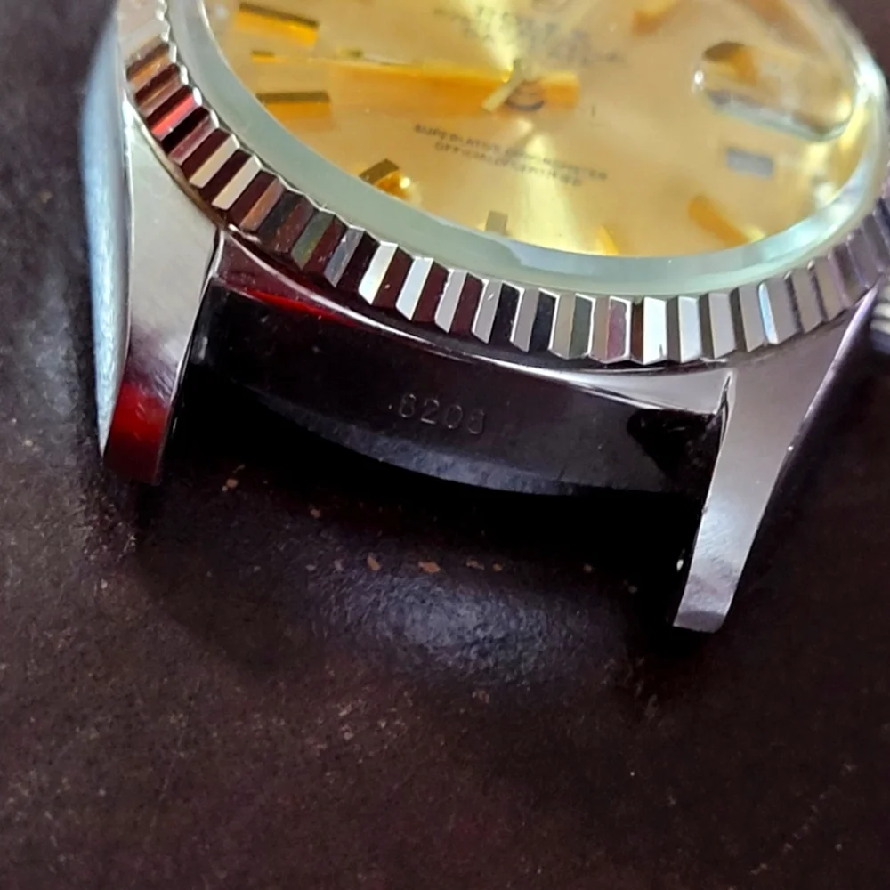 Day date - Picture 1 of 6